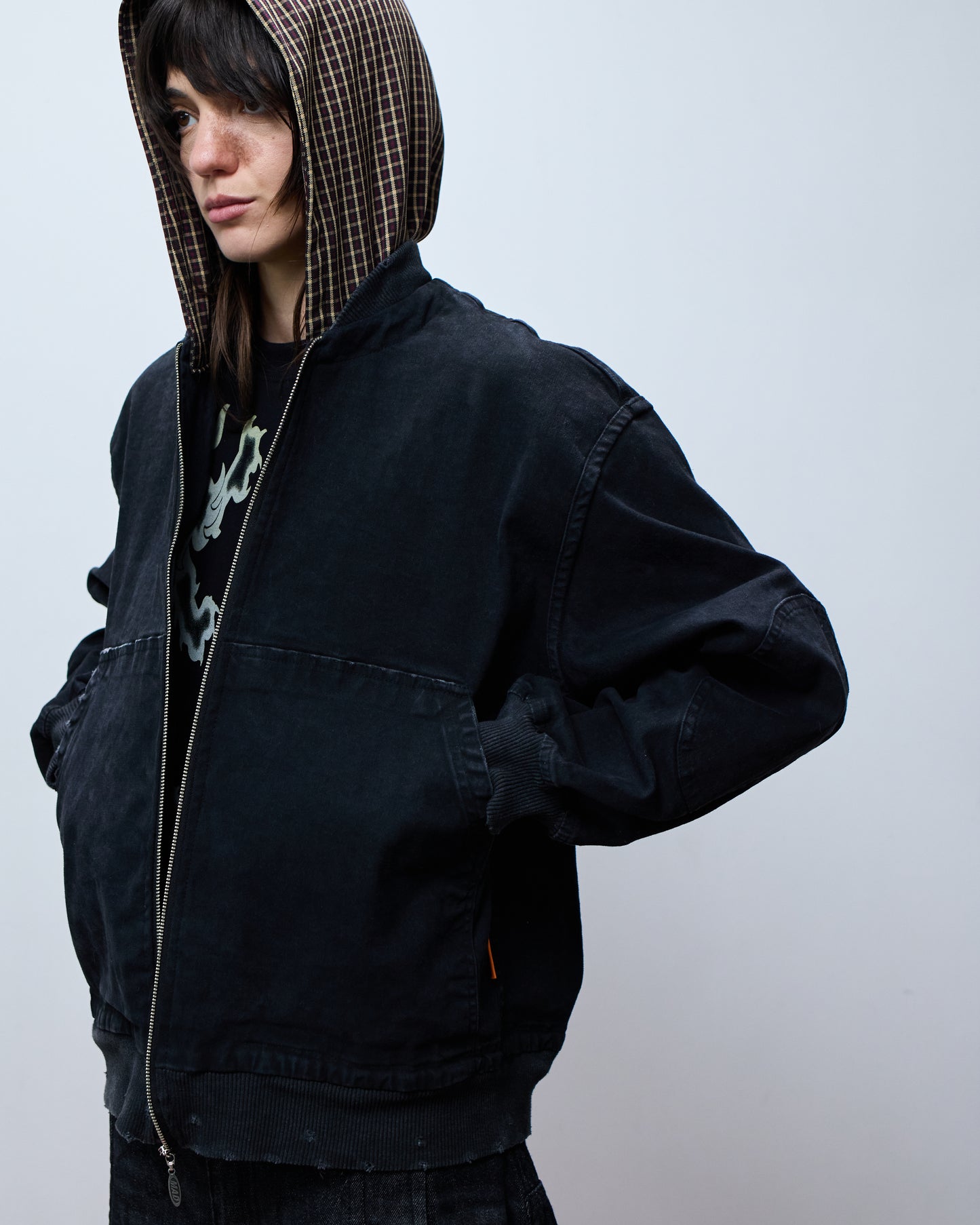 JAQUETA BOMBER CURSIVA (PRETO)