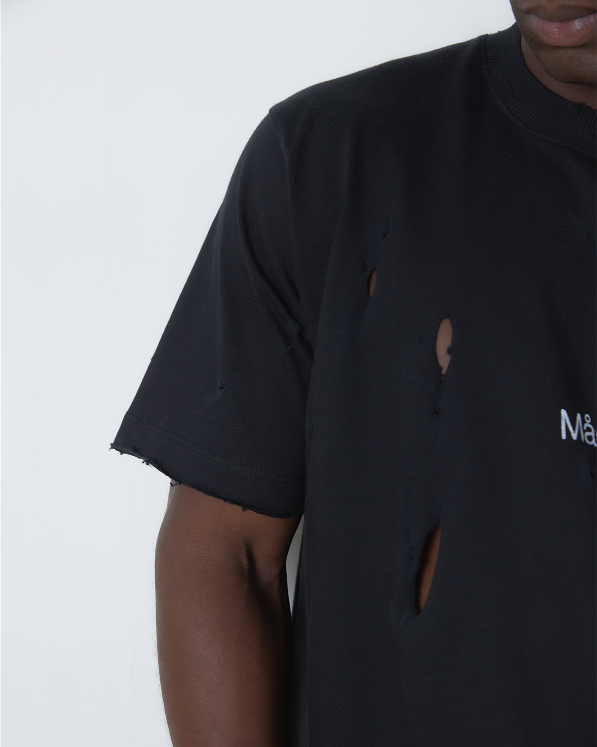 CAMISETA DESTRUÍDA (PRETO)