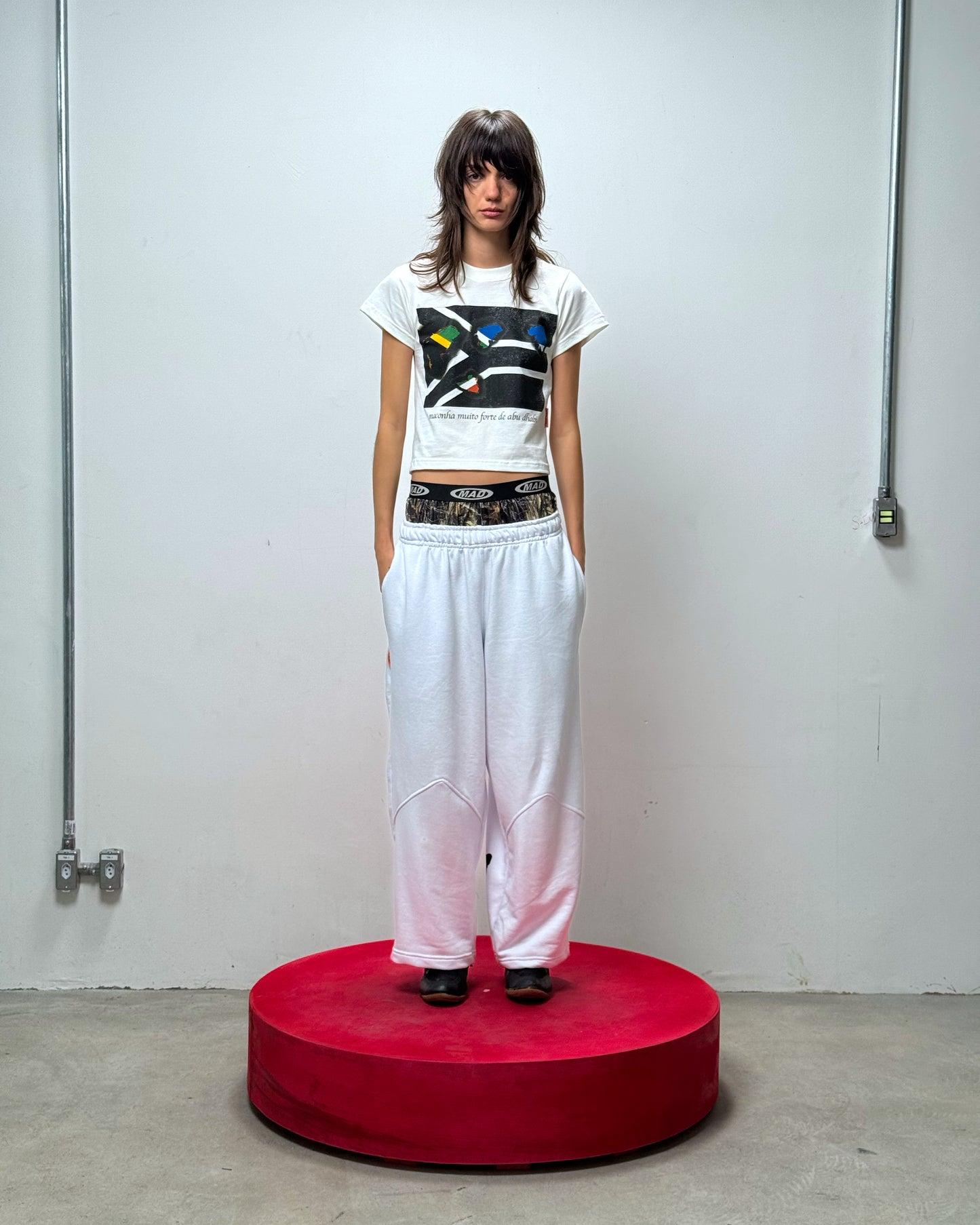 BABY TEE ABU DHABI (OFF-WHITE)