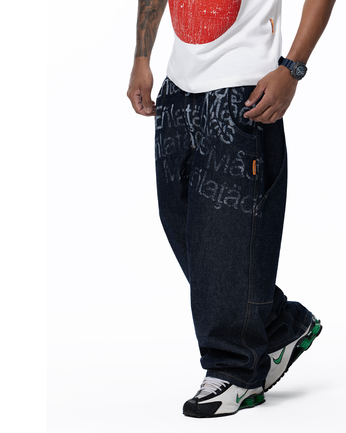 CALÇA JEANS CARACTERES