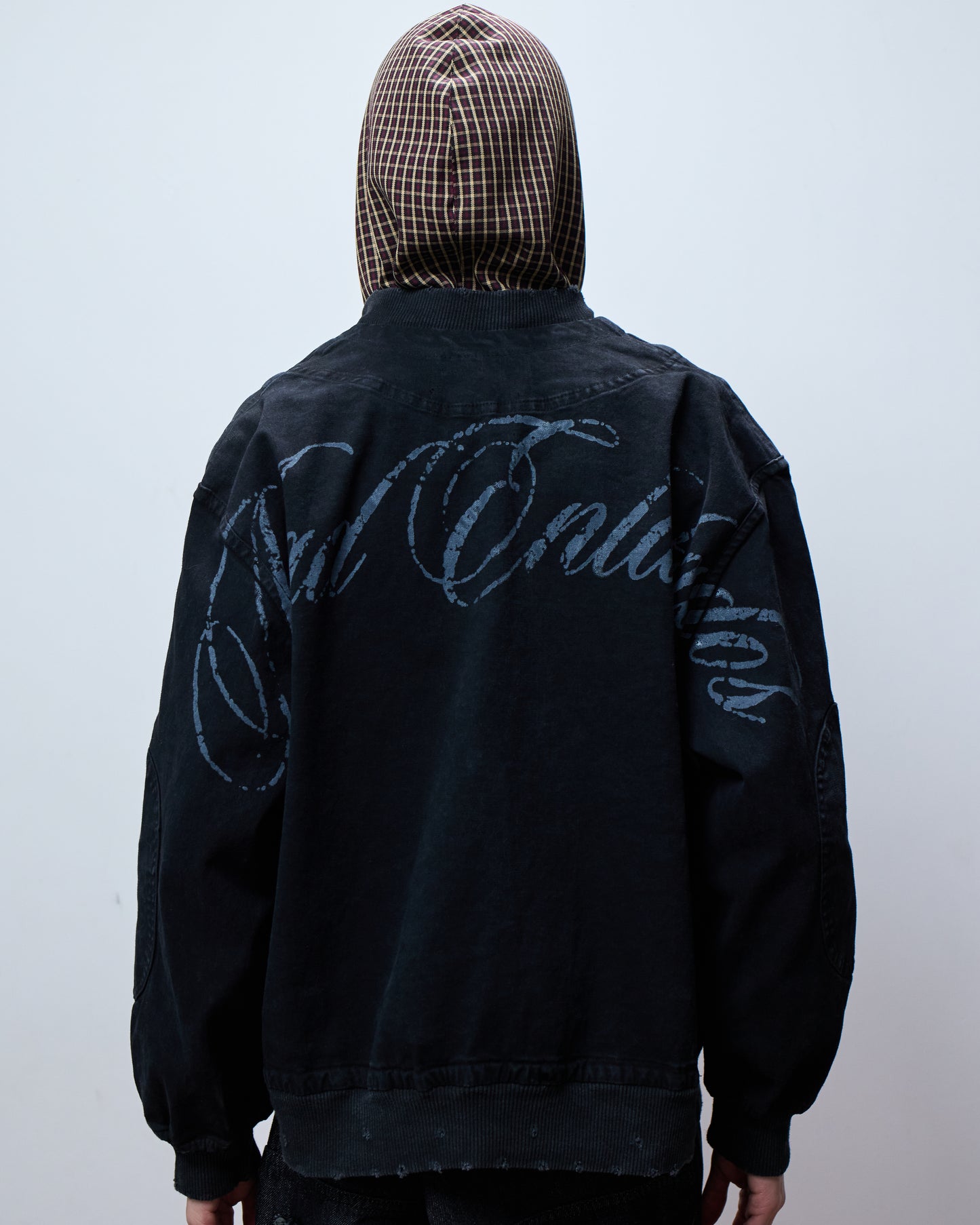 JAQUETA BOMBER CURSIVA (PRETO)