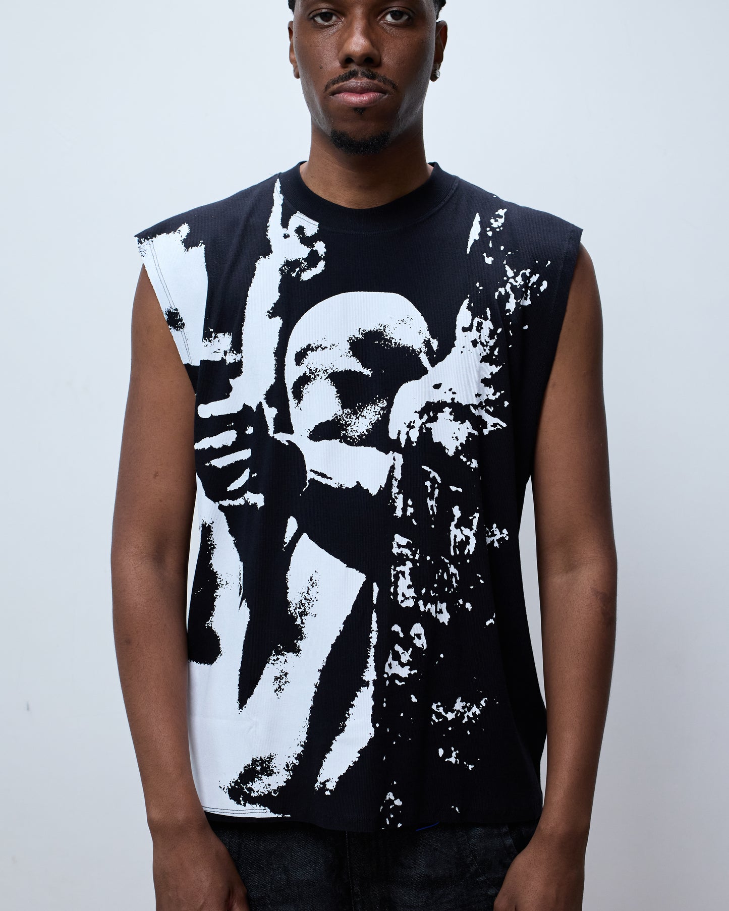REGATA MUSCLE TEE MAD MAFIA (PRETO)