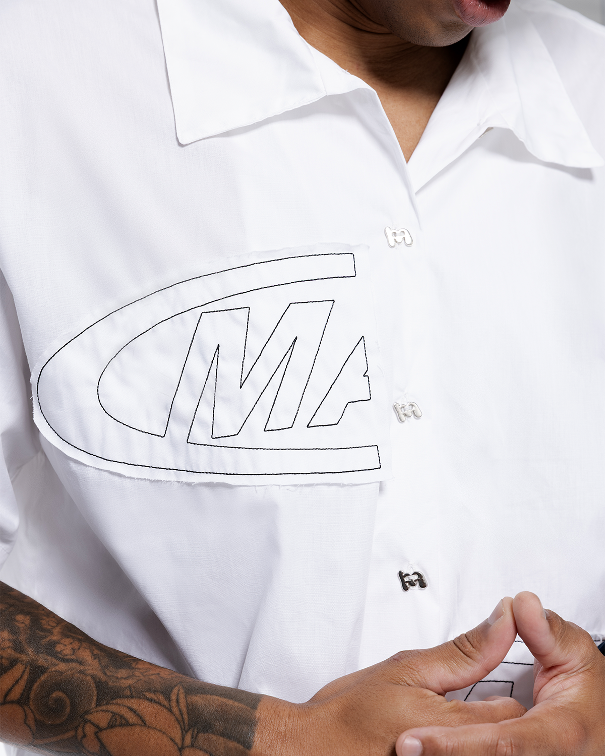 CAMISA PORTAL BORDADA (BRANCO)