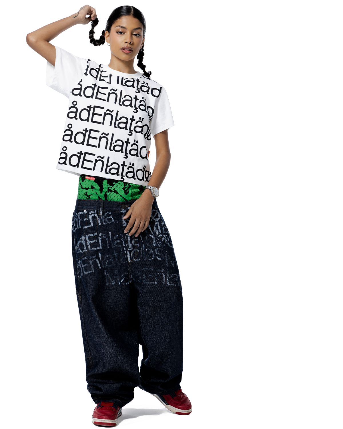 BABY TEE PAREDÃO (OFF WHITE)