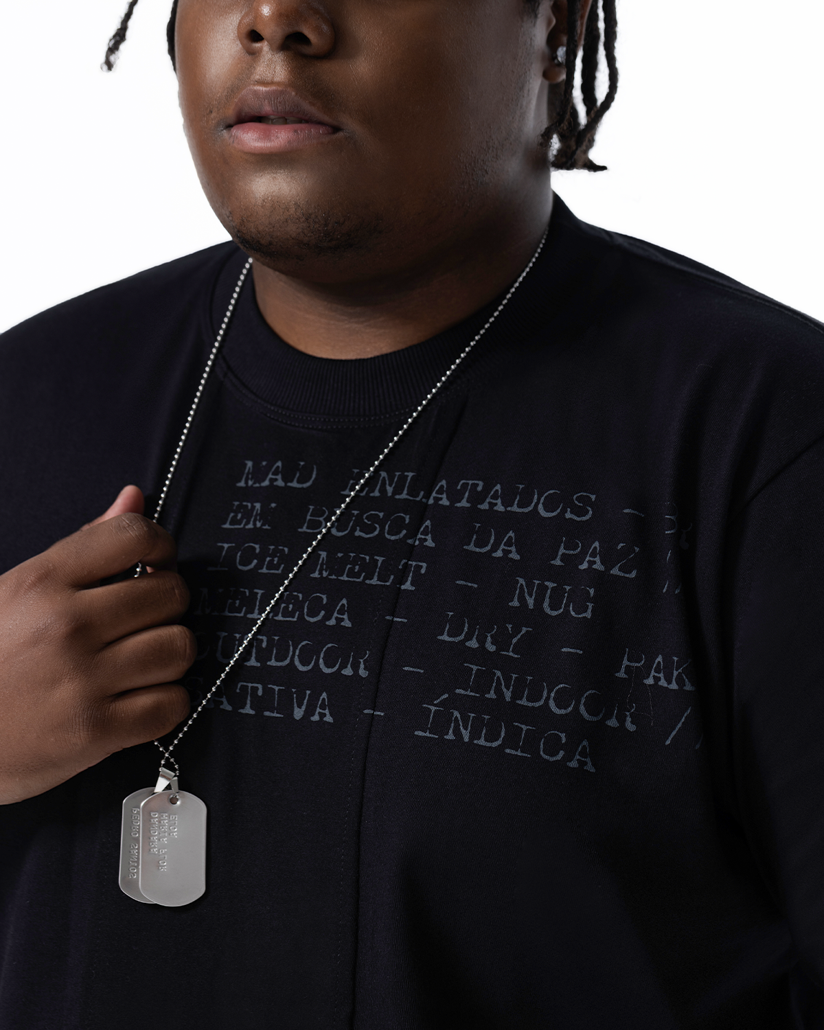 CAMISETA BORDADO DA PAZ (PRETO)