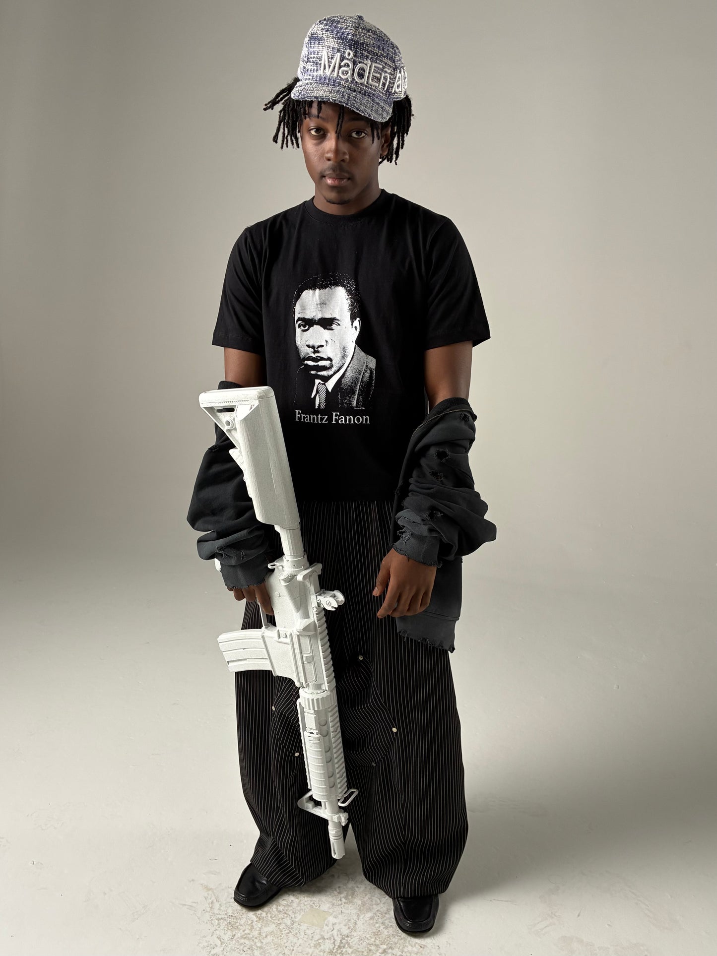 CAMISETA FRANTZ FANON DESTROIED (PRETO)