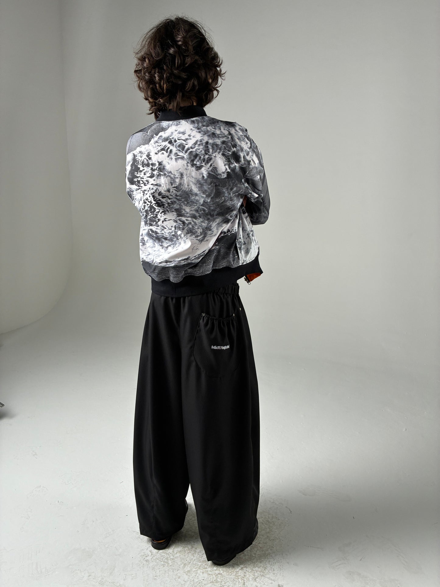 CALÇA BALÃO - DENARO RISCA DE GIZ (PRETO)