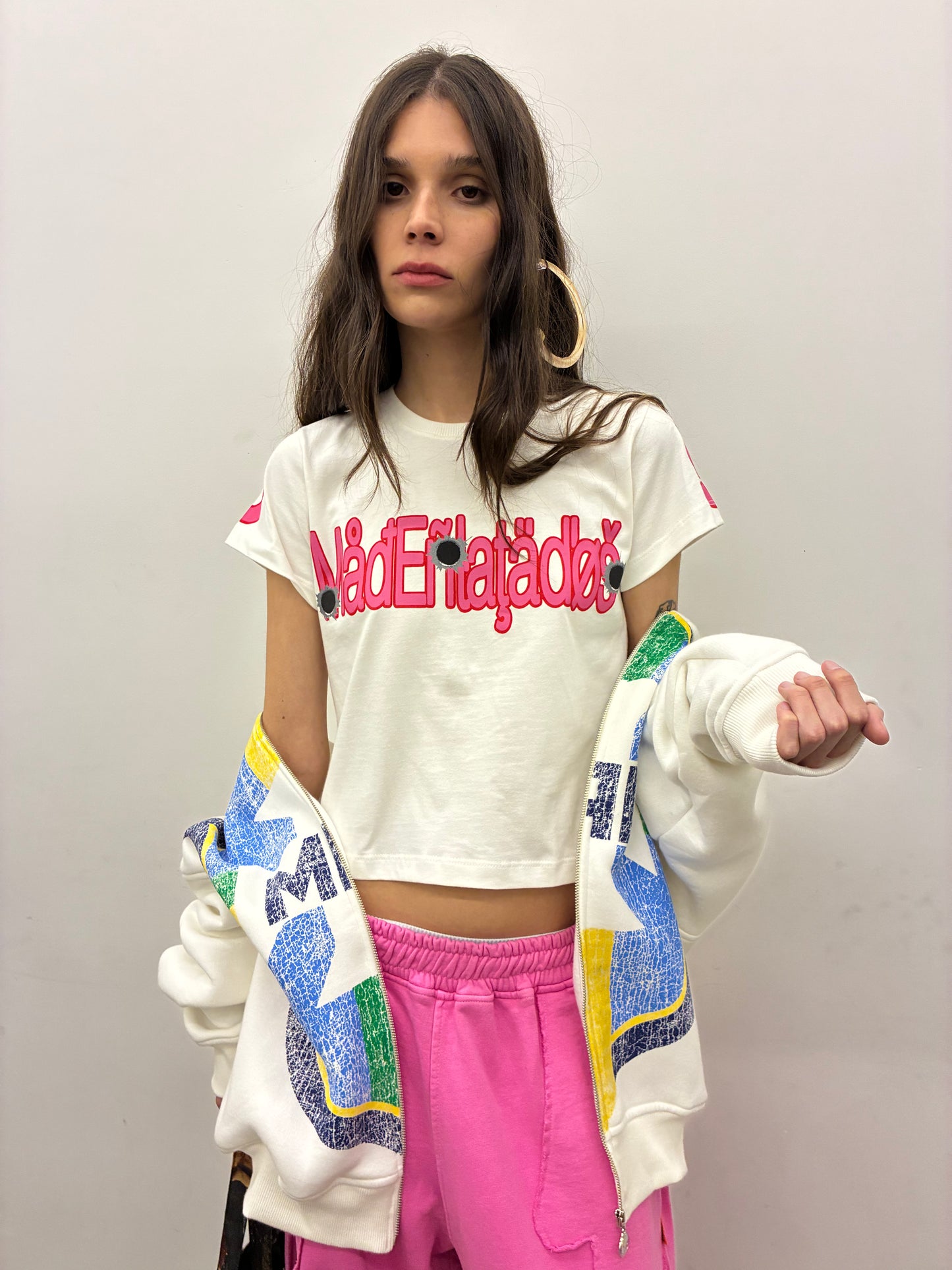 BABY TEE ALVEJADA (OFF-WHITE) – Mad Enlatados BABY TEE ALVEJADA (OFF-WHITE) – Mad Enlatados