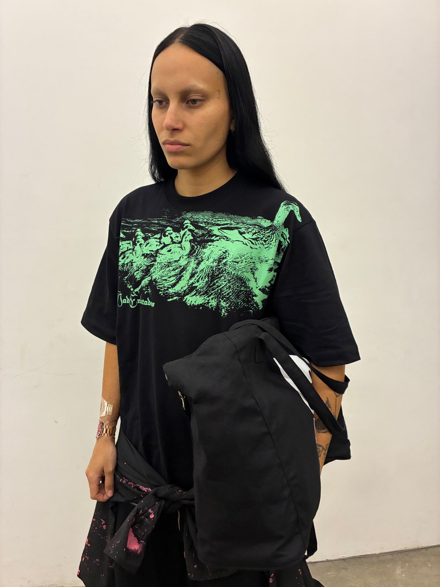 CAMISETA PATINHO NA LAGOA (PRETO)