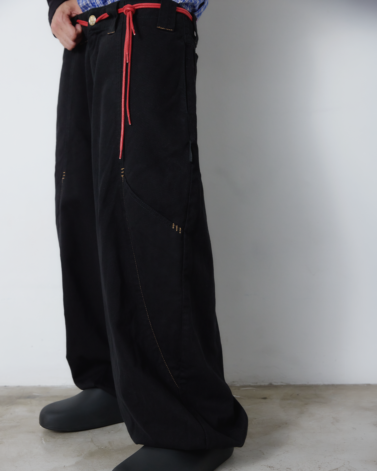 CALÇA BALÃO SARJA TRAVETE LARANJA (PRETO)