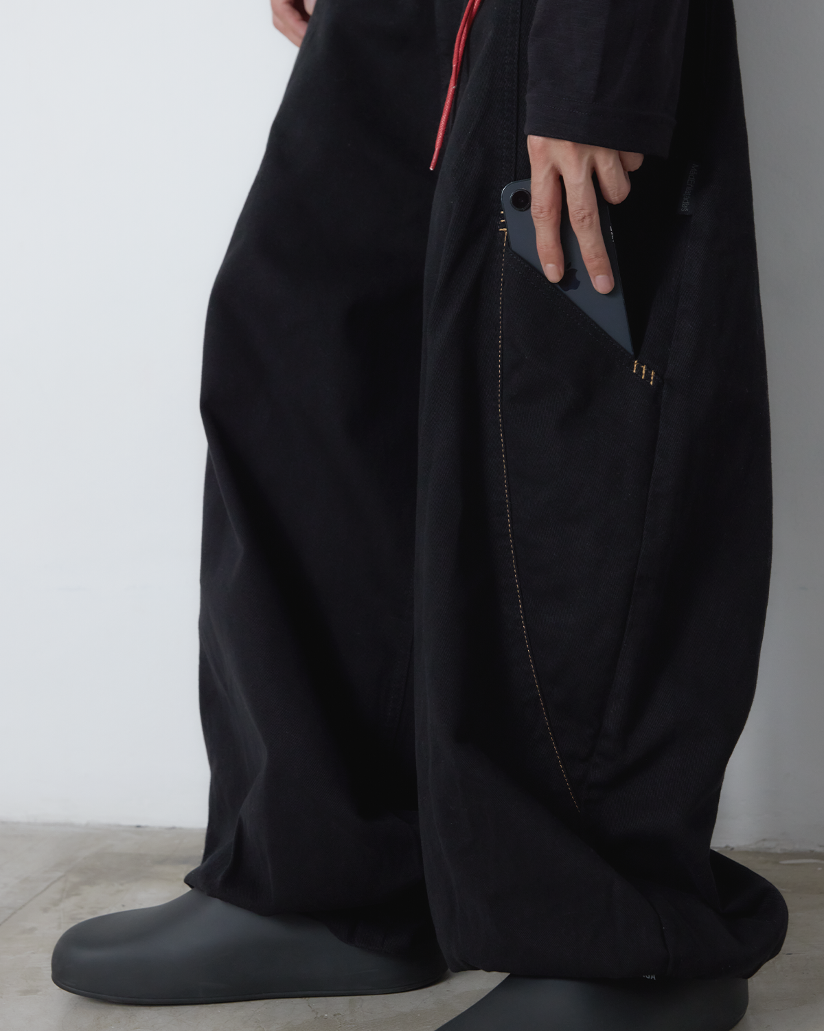 CALÇA BALÃO SARJA TRAVETE LARANJA (PRETO)