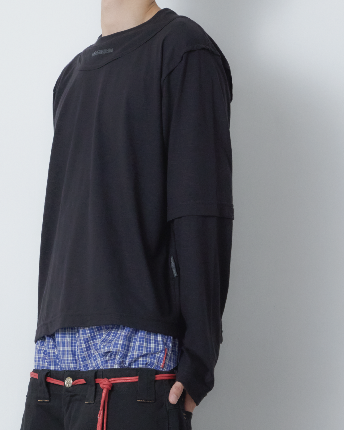 LONGSLEEVE CAMADAS (PRETO)