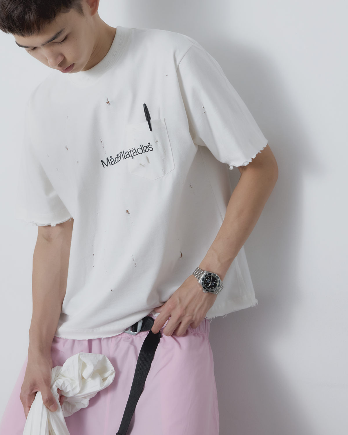 CAMISETA DESTRUÍDA (OFF WHITE)