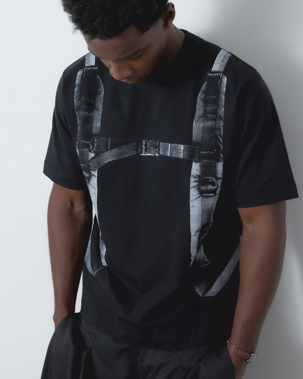 CAMISETA MOCHILA OBAMA (PRETO)