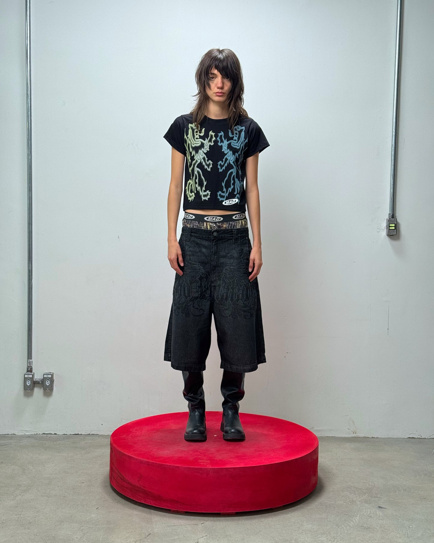 BABY TEE LEONINO (PRETO)