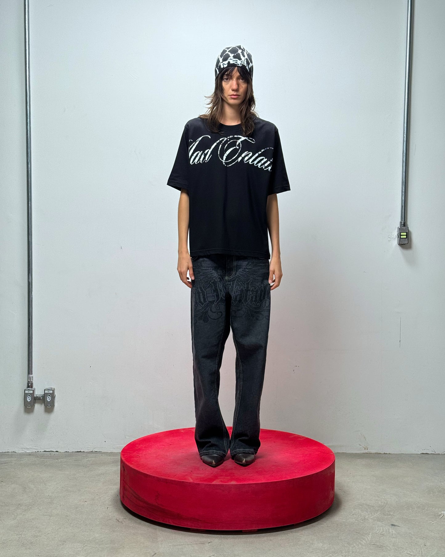 CAMISETA CURSIVA (PRETO)