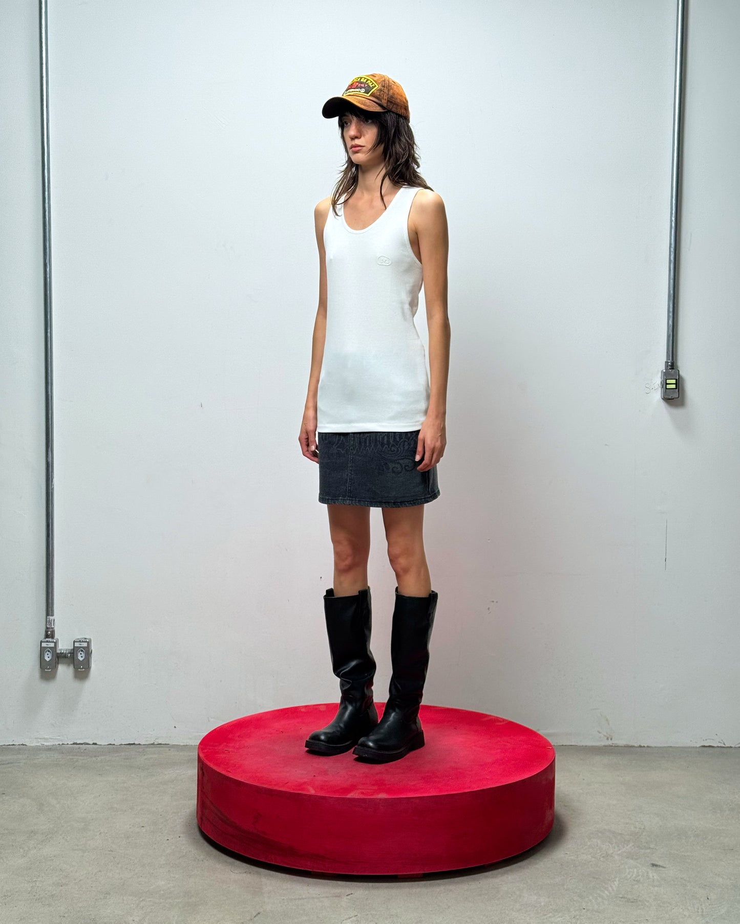 REGATA TANK TOP BORDADO M (BRANCO)