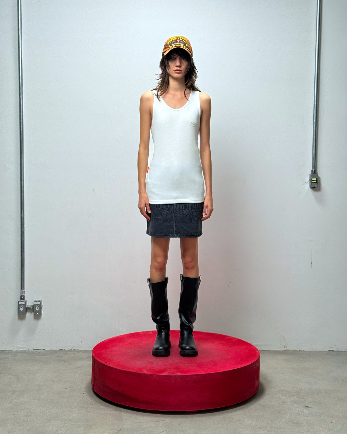 REGATA TANK TOP BORDADO M (BRANCO)